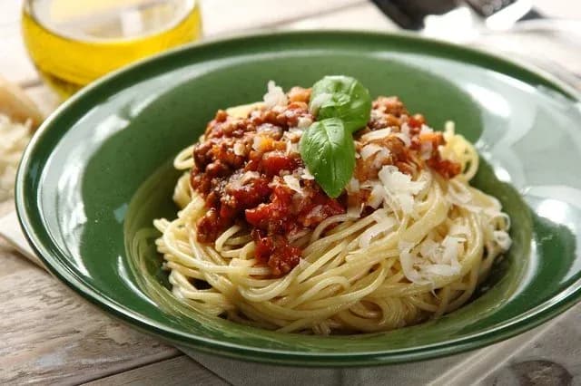 Jak przygotować idealny makaron spaghetti bolognese w prosty sposób Jak przygotować idealny makaron spaghetti bolognese w prosty sposób