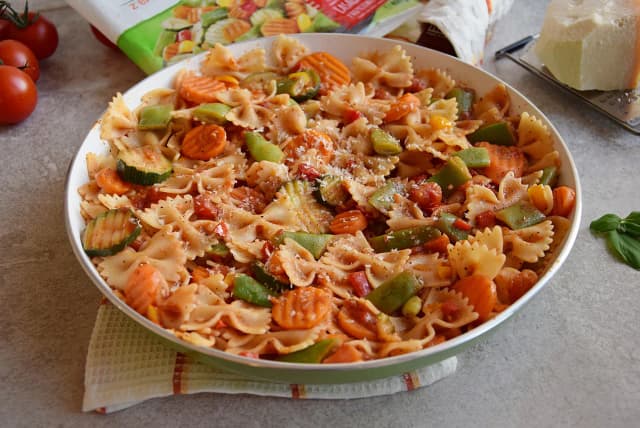 Szybkie i zdrowe spaghetti z warzywami na patelni w 30 minut Szybkie i zdrowe spaghetti z warzywami na patelni w 30 minut