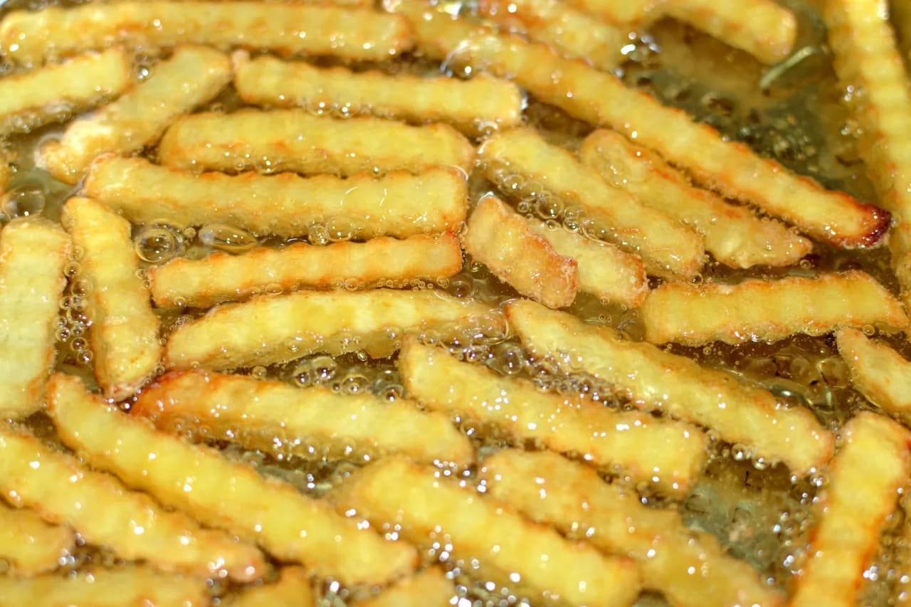 Jaka temperatura oleju do frytek, aby uniknąć rozczarowania? Jaka temperatura oleju do frytek, aby uniknąć rozczarowania?