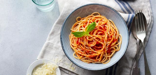 Koszyk ze spaghetti - odkryj różnorodność i zastosowanie w dekoracji i gotowaniu Koszyk ze spaghetti - odkryj różnorodność i zastosowanie w dekoracji i gotowaniu