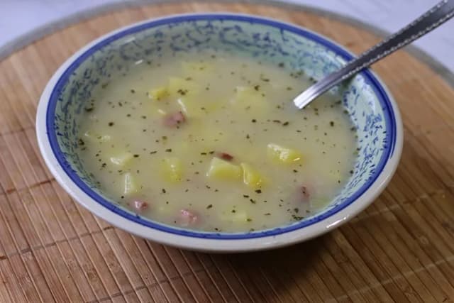 Jaką zupę na wędzonce przygotować, by zachwycić smakiem? Jaką zupę na wędzonce przygotować, by zachwycić smakiem?