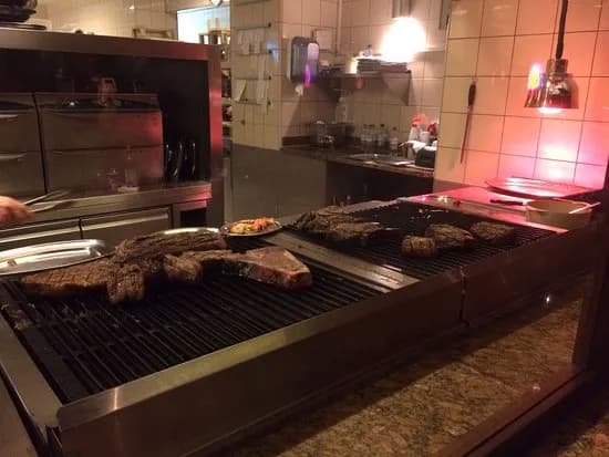 Grill Royal Berlin – eleganckie steki i niezapomniane widoki Grill Royal Berlin – eleganckie steki i niezapomniane widoki