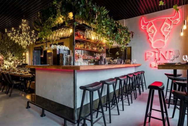 PINI Grill & Delikatesy - Najlepsze steki i włoskie przysmaki w Polsce PINI Grill & Delikatesy - Najlepsze steki i włoskie przysmaki w Polsce